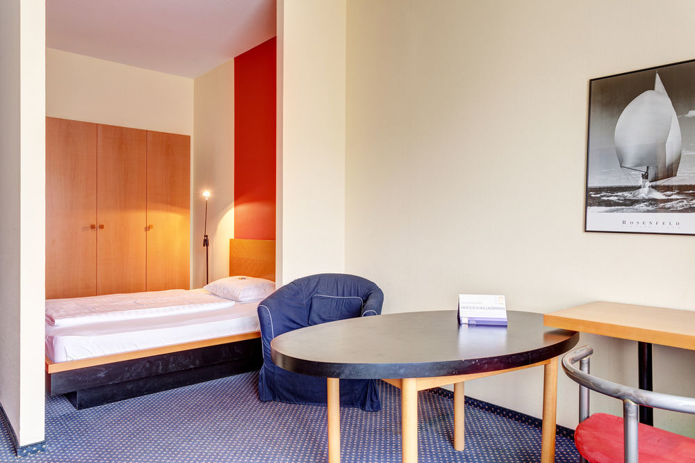 Plaza Suites Ruesselsheim Exterior photo