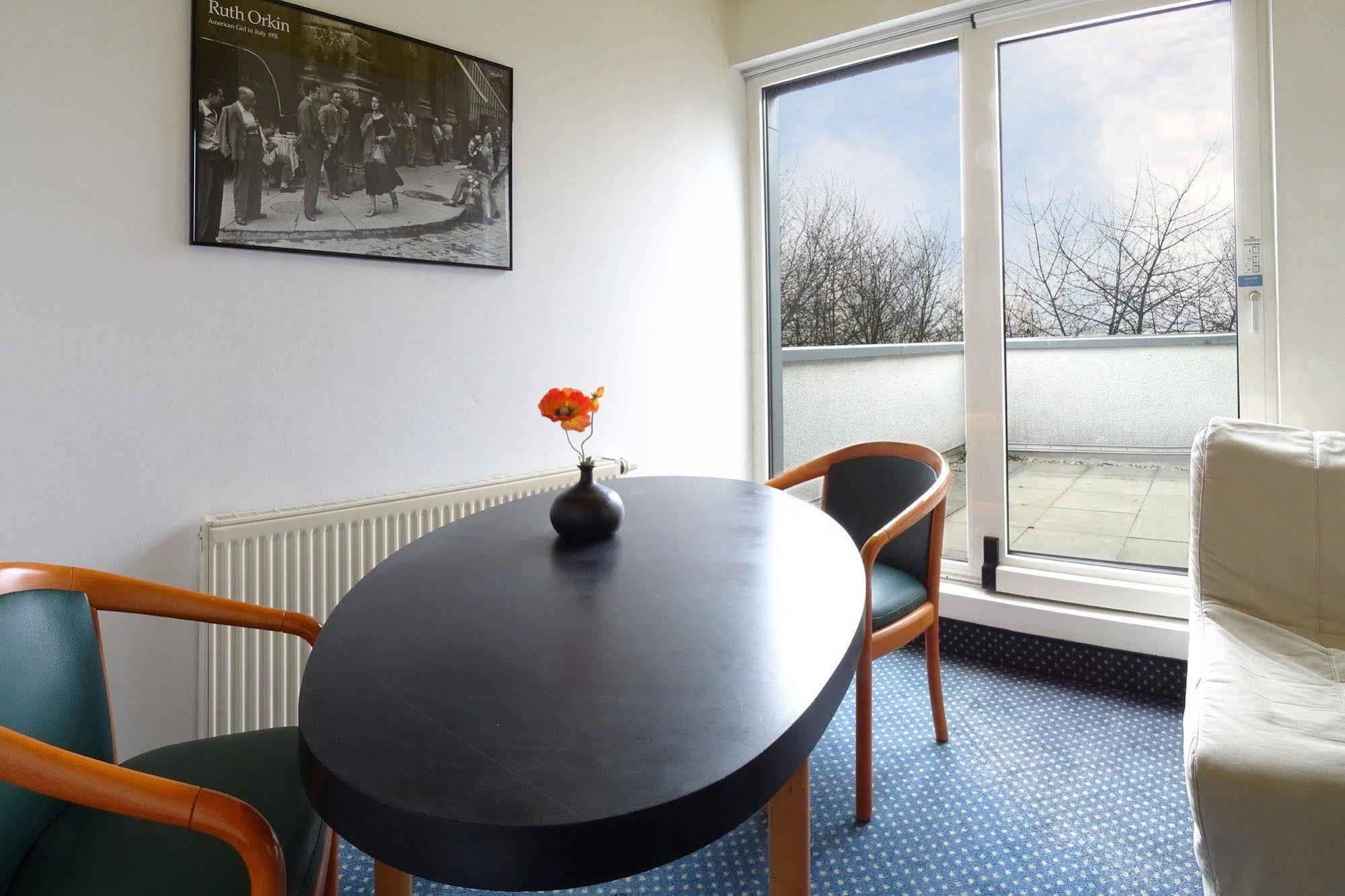Plaza Suites Ruesselsheim Exterior photo