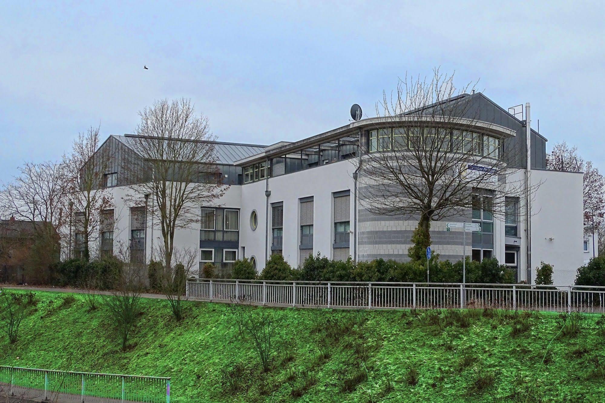 Plaza Suites Ruesselsheim Exterior photo
