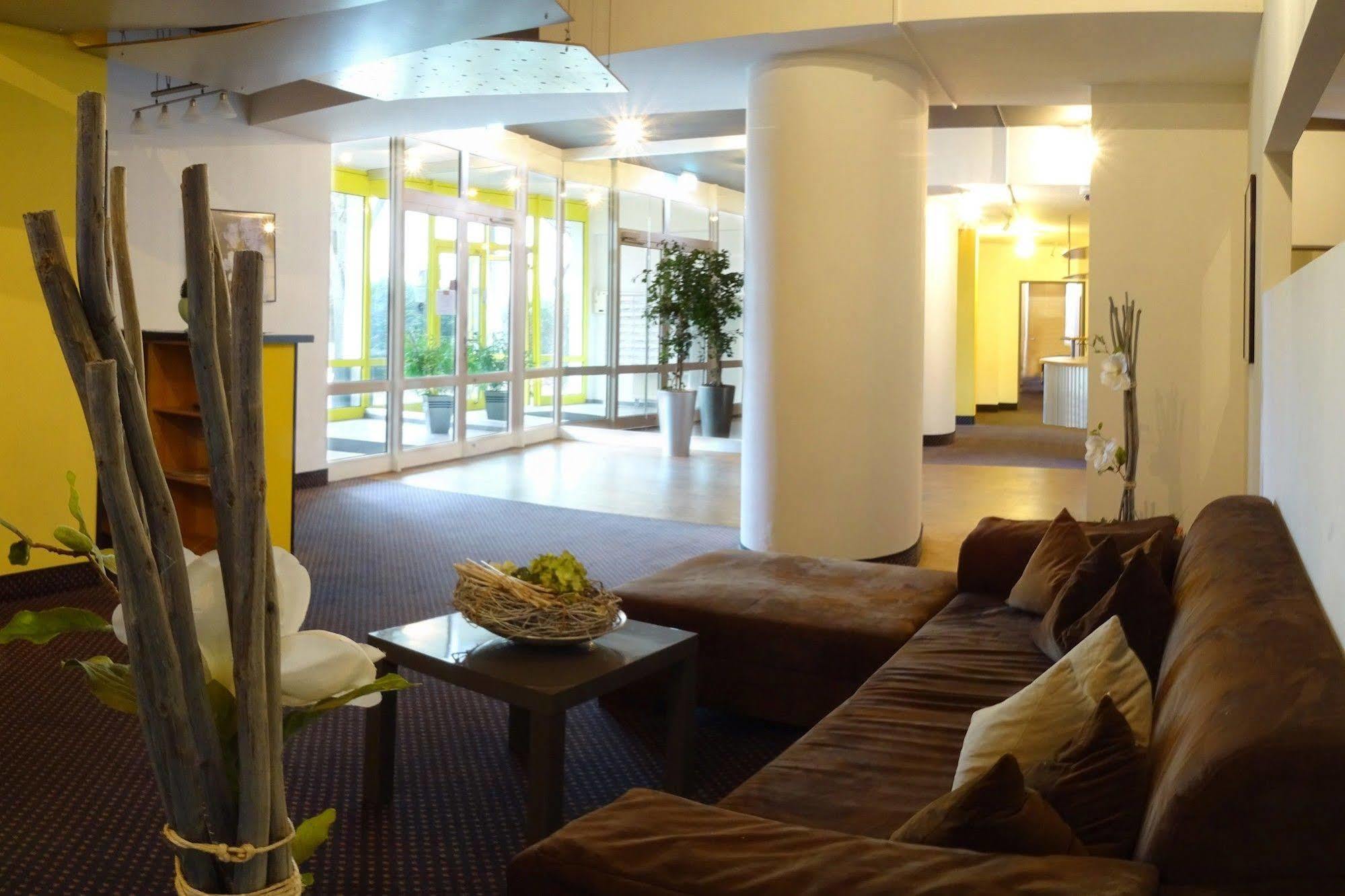 Plaza Suites Ruesselsheim Exterior photo